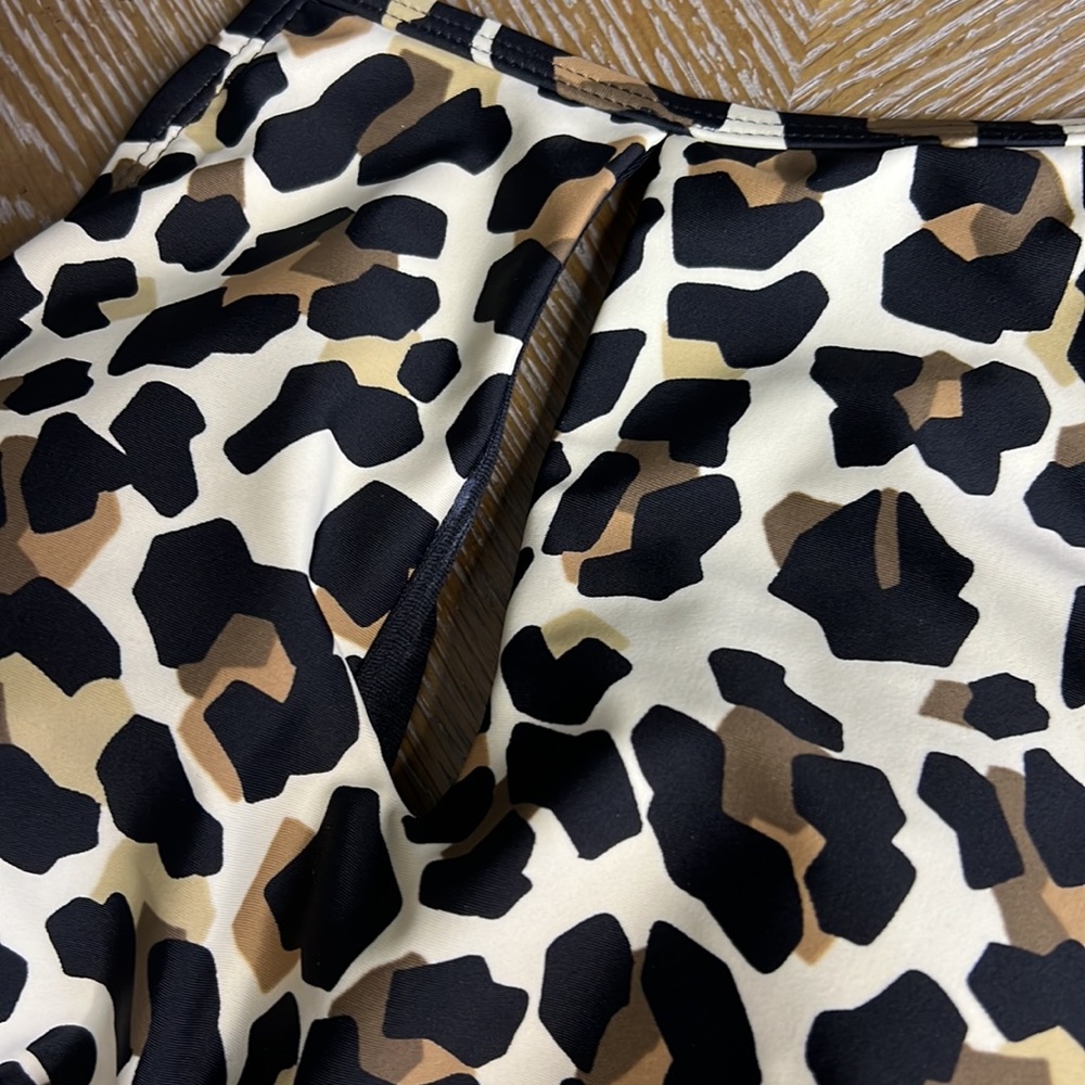 ELLEN TRACY One Piece Leopard Print Swimsuit 10 - Picture 6 of 7
